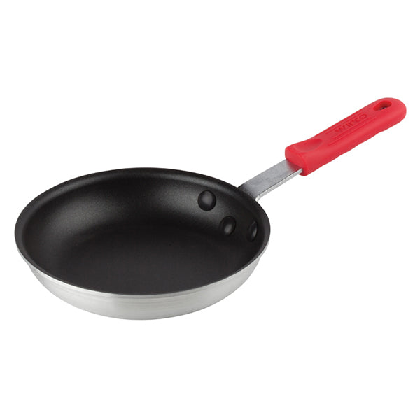 WINCO - QUANTUM2 NON STICK 7in FRY PAN WITH SLEEVE EA